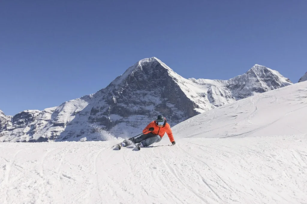 Oli Willmott skiing